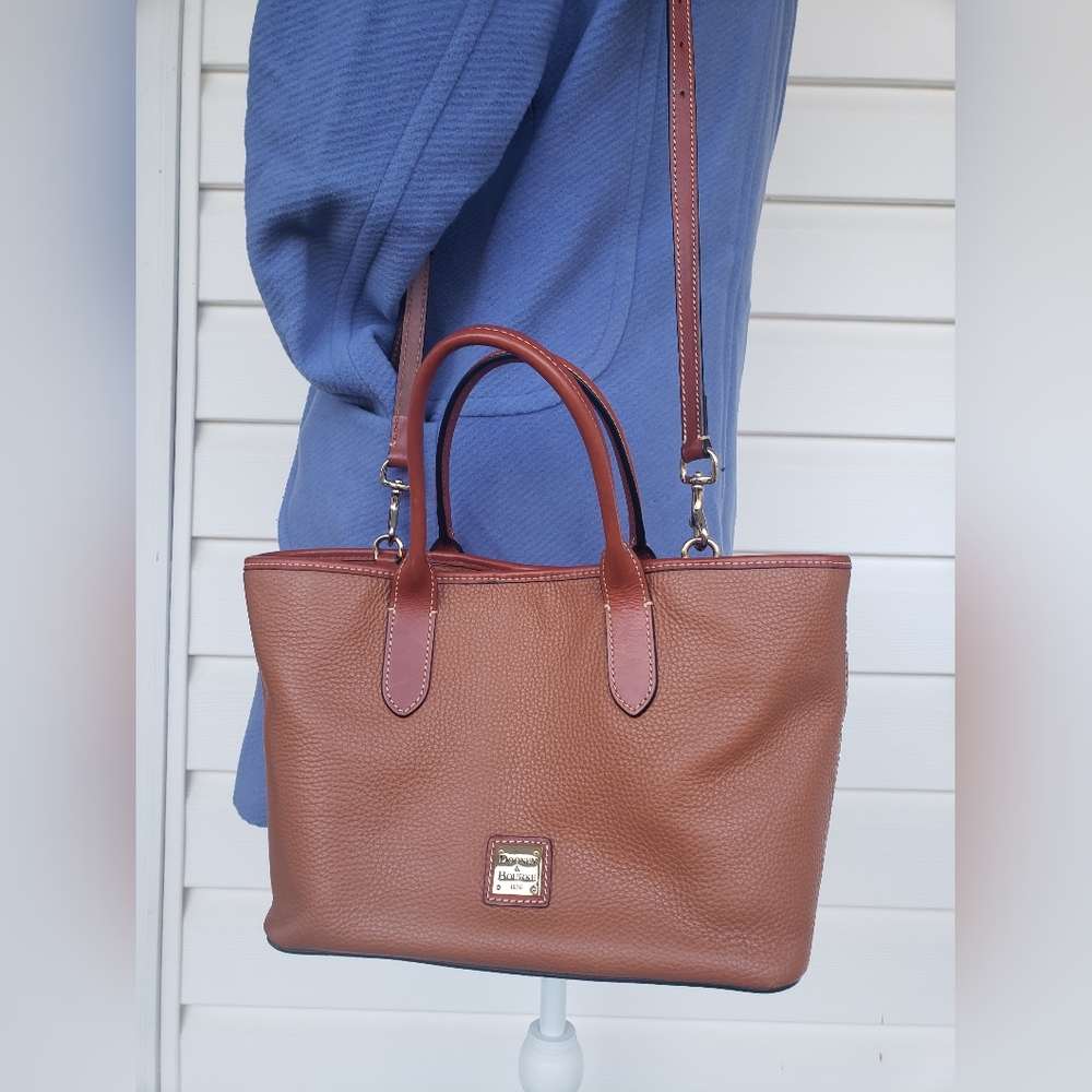 Y2K EUC Dooney & Bourke Leather All Weather Handbag Tote Crossbody!!!! - Picture 2 of 16